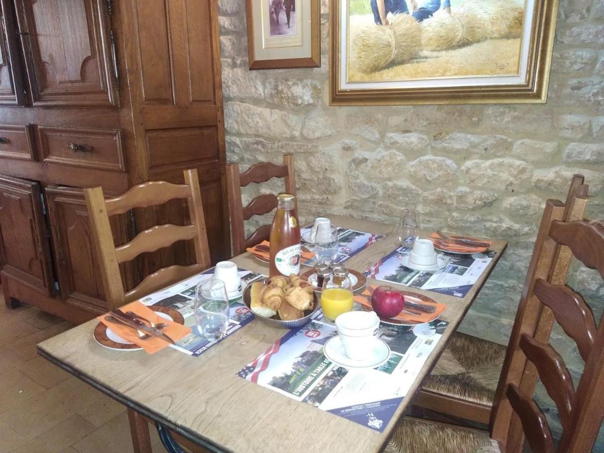Hostellerie Saint Martin- Logis Hotel Et Restaurant Creully sur Seulles Exterior foto