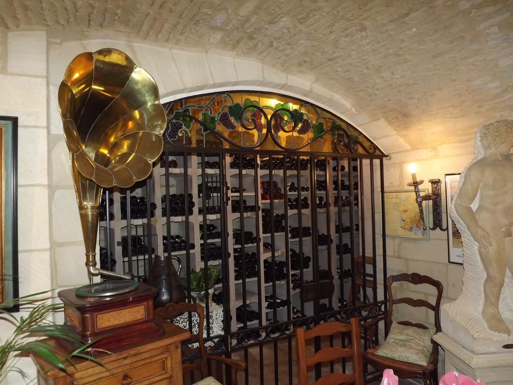 Hostellerie Saint Martin- Logis Hotel Et Restaurant Creully sur Seulles Exterior foto