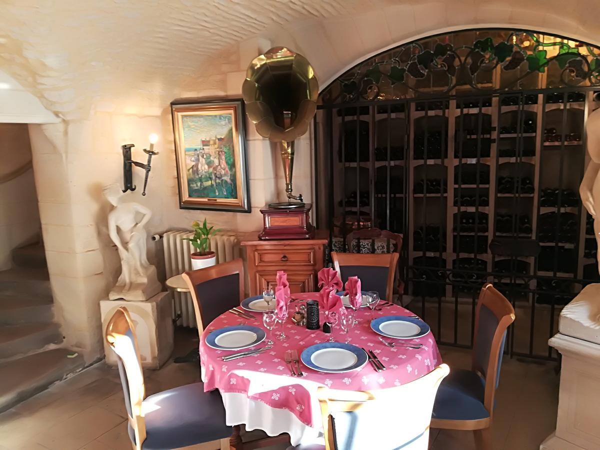 Hostellerie Saint Martin- Logis Hotel Et Restaurant Creully sur Seulles Exterior foto