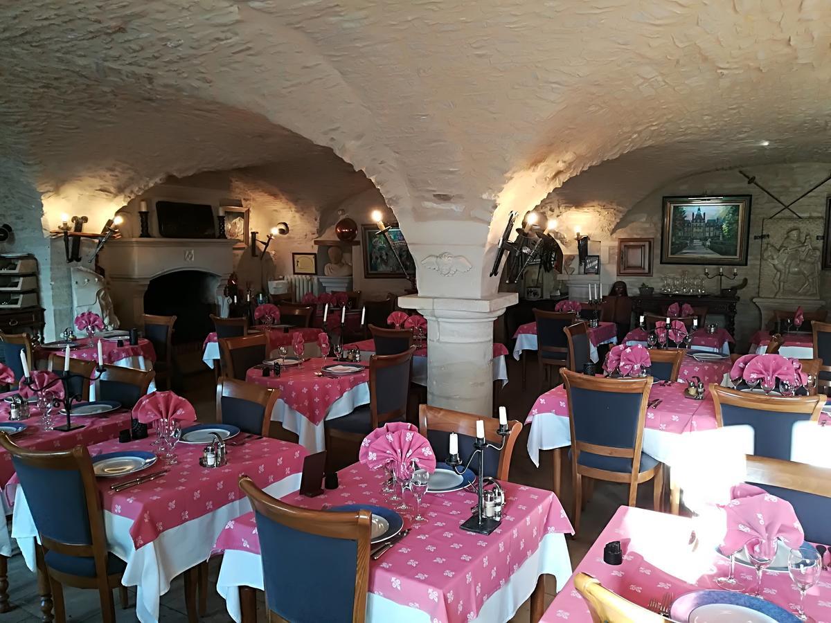 Hostellerie Saint Martin- Logis Hotel Et Restaurant Creully sur Seulles Exterior foto