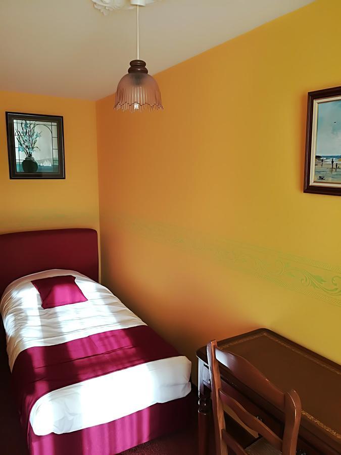 Hostellerie Saint Martin- Logis Hotel Et Restaurant Creully sur Seulles Exterior foto